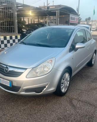 Opel corsa 1.2 benzina 2100 euro compreso trapasso