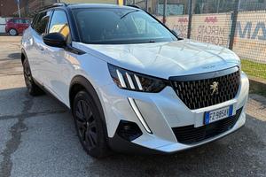 Peugeot 2008 gt line 1.2 pure tech 130cv