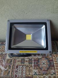 Faro a led alta luminosità 20 watt