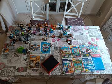 Blocco giochi Wii+personaggi 