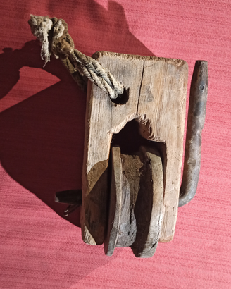 Puleggia legno antica ben conservata decorazione