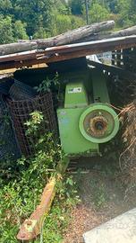 Attrezzi agricoli: Pressa, Ranghinatore, aratro e