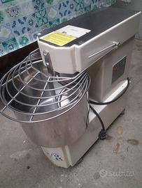 Impastatrice e forno a legna