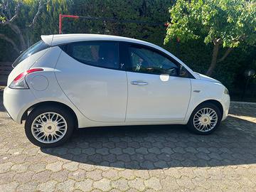 Lancia y 1.2 benzina km 69.000