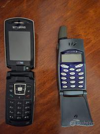 Due cellulari da collezione