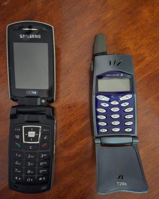 Due cellulari da collezione