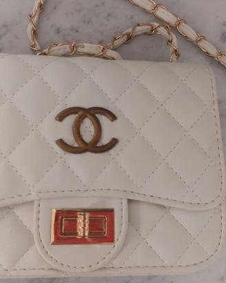Borsa Chanel bianca trapuntata