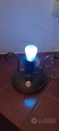 Lampada da comodino molto datata