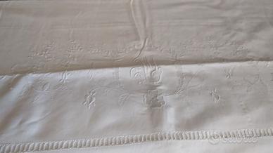 Lenzuolo matrimoniale antico