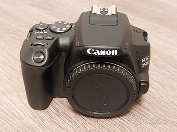 Canon EOS 250D - solo corpo