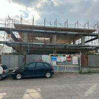 Intero fabbricato ad uso direzionale/commerciale/a