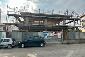 Intero fabbricato ad uso direzionale/commerciale/a