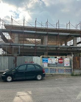 Intero fabbricato ad uso direzionale/commerciale/a