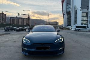 Tesla model S PLAID