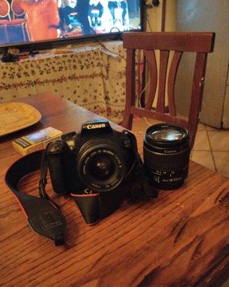 Canon EOS 1100D con 2 obiettivi
