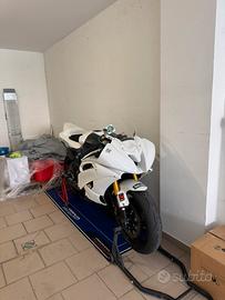 Yamaha R6 pronto pista