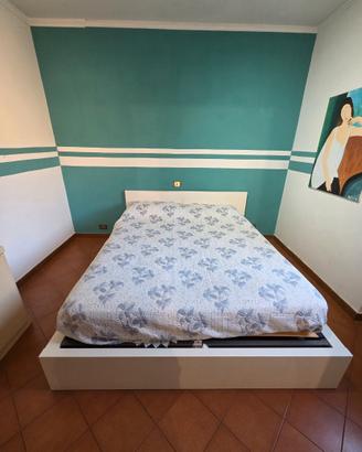 Letto matrimoniale Ikea Malm con contenitore.
