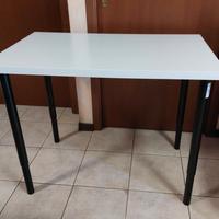 Scrivania Ikea con gambe regolabili