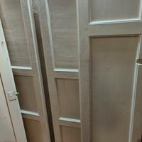 n. 2 coppie di  scuri in legno