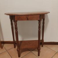 Mobiletto in legno. 