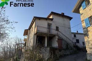 Casa indipendente di 143 m² con 4 locali e box aut