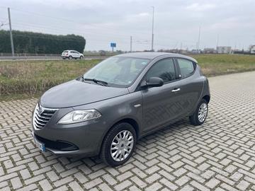 Lancia Ypsilon 0.9 TwinAir 85 CV 5 porte Metano Ec