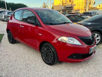 Lancia Ypsilon 1.0 FireFly 5 porte S&S Hybrid Gold