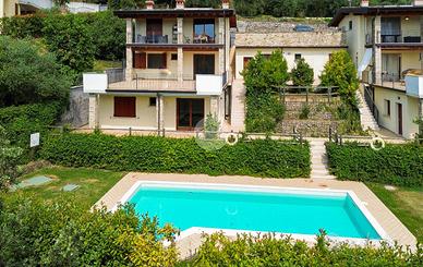 3 LOCALI A TOSCOLANO-MADERNO