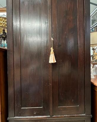 ARMADIO IN LEGNO INTERNO RIVESTITO