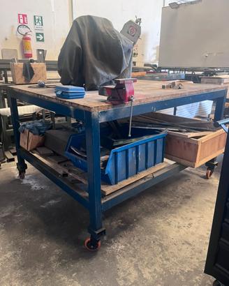 Carrelli e cavalletti acciaio per officina