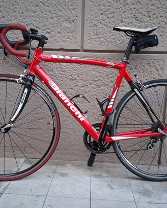 Bici da corsa Bianchi via Nirone 7