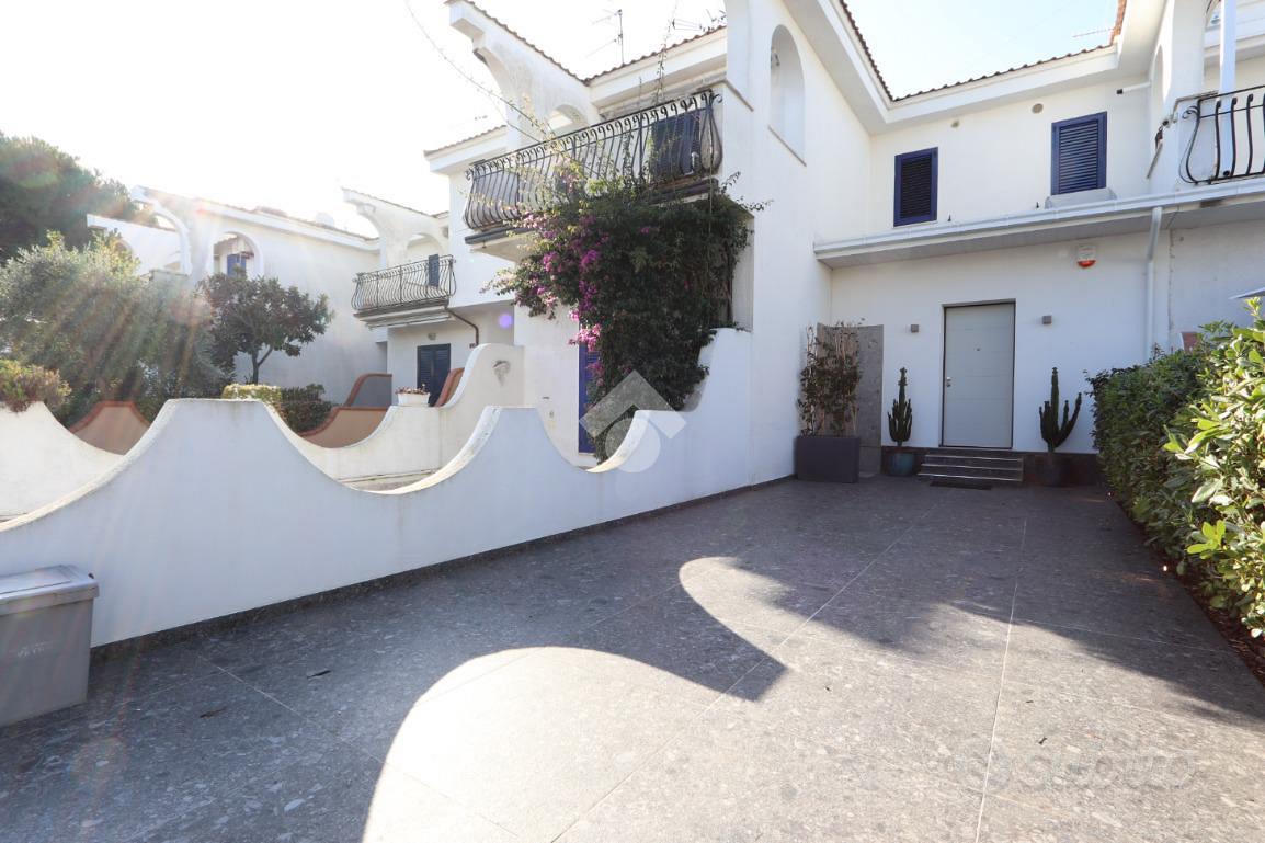 VILLA A SCHIERA A MARTINSICURO - Vista 2
