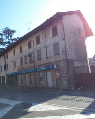 Ampia cubatura con terreno a Martignacco