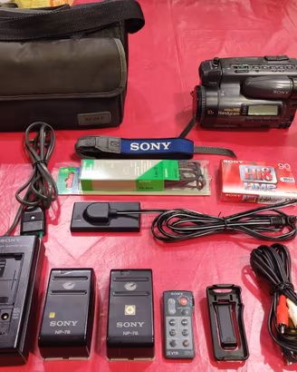 Sony Handycam CCD-TR805E + KIT VF-200K + Hi8 90min