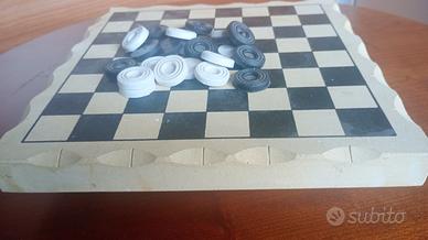 Gioco dama in. Ceramica fatta a mano