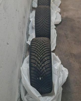 4  gomme  205/45 r17  Hankook  invernali 