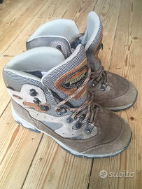 Scarponcini trekking n. 37,5 (in goretex)