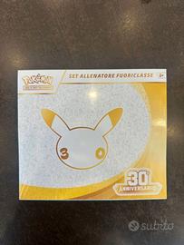 Pokémon 30° Anniversario ETB Set Allenatore ITA