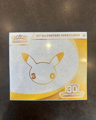 Pokémon 30° Anniversario ETB Set Allenatore ITA