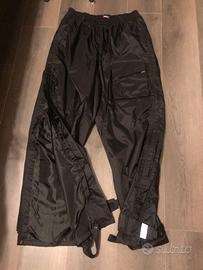 pantaloni antipioggia
