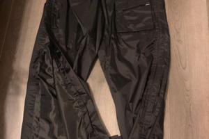 pantaloni antipioggia