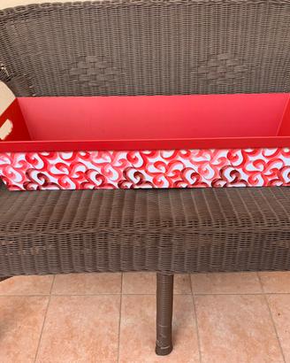 Contenitore, scatola rossa