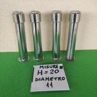 piedi in acciaio regolabili in altezza 