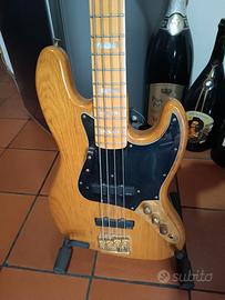 Chitarra basso Fender