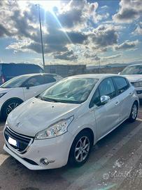 PEUGEOT 208 1.2 VTi – 2014 – 117.000 KM