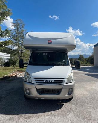 Camper monoscocca infinity su iveco