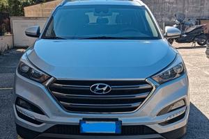 Hyundai Tucson 1.7 CRDi Xpossible (2015)
