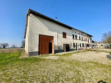 CASA SEMINDIPENDENTE A SALE