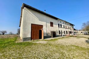 CASA SEMINDIPENDENTE A SALE