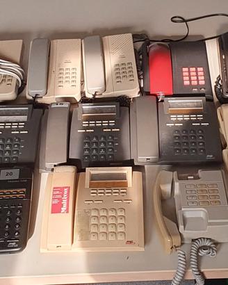 12 Telefoni fissi vari marchi, funzionanti